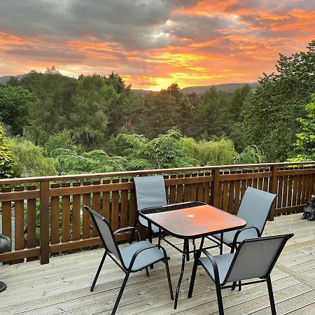Beautiful 2 Bedroom Lodge With Stunning Views Blair Atholl Bagian luar foto