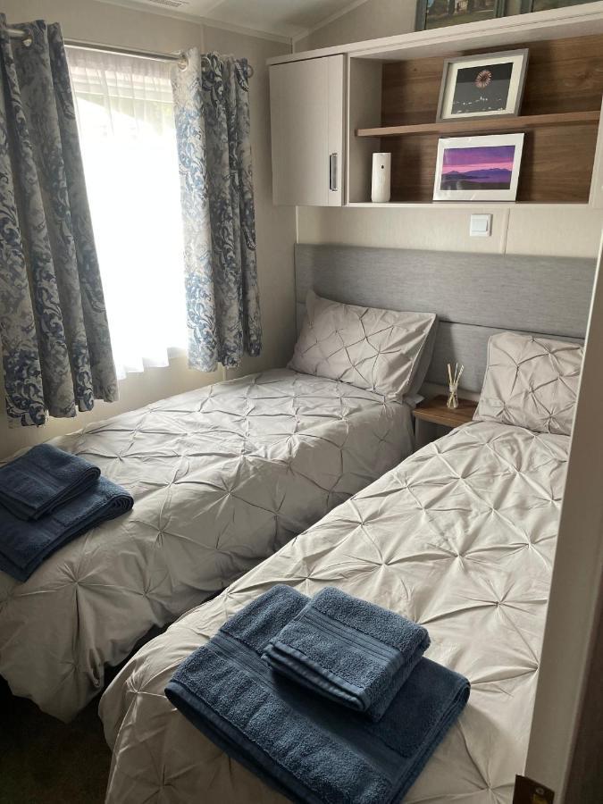 Beautiful 2 Bedroom Lodge With Stunning Views Blair Atholl Bagian luar foto