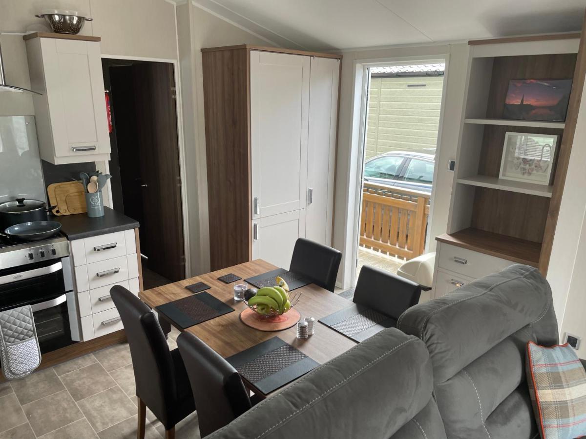 Beautiful 2 Bedroom Lodge With Stunning Views Blair Atholl Bagian luar foto