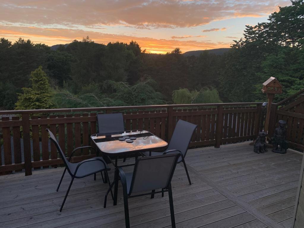 Beautiful 2 Bedroom Lodge With Stunning Views Blair Atholl Bagian luar foto