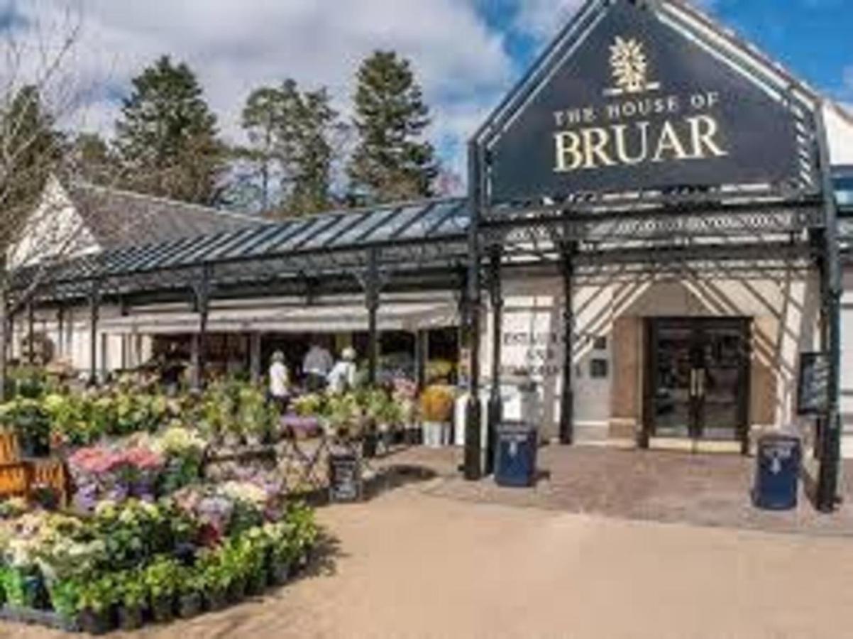Beautiful 2 Bedroom Lodge With Stunning Views Blair Atholl Bagian luar foto